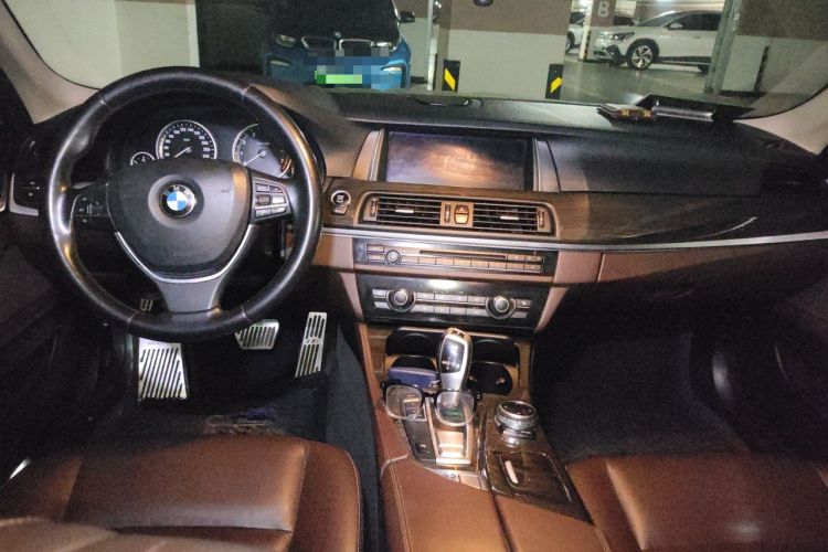 Used BMW 5 Series 2014 525Li Luxury Design Package Center Console