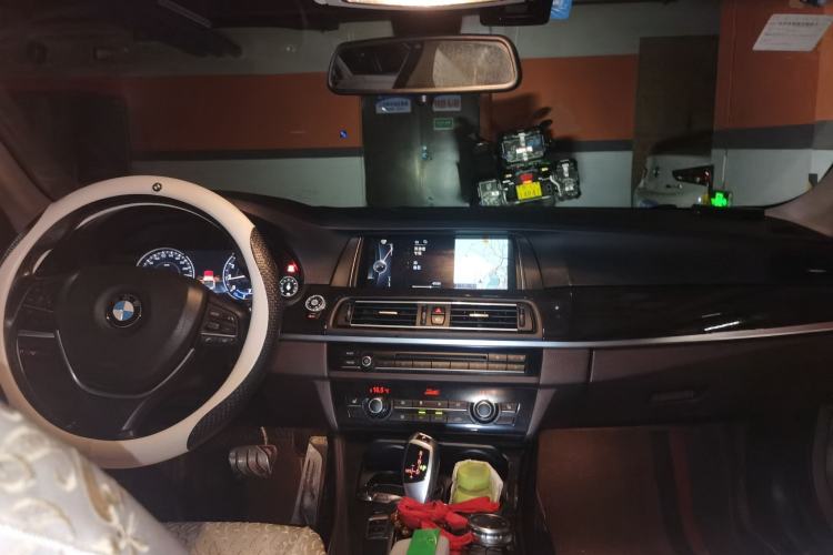 Used BMW 5 Series 2014 525Li Luxury Design Package Center Console