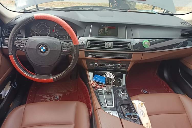 Used BMW 5 Series 2014 520Li Elegant Model Center Console