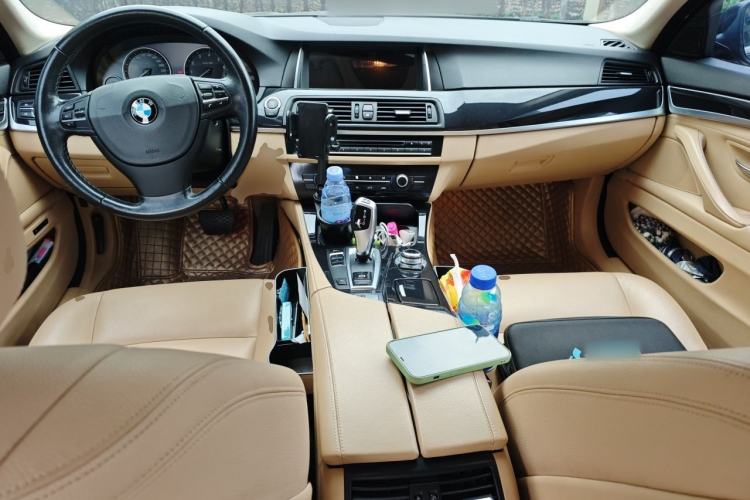Used BMW 5 Series 2014 520Li Elegant Model Center Console