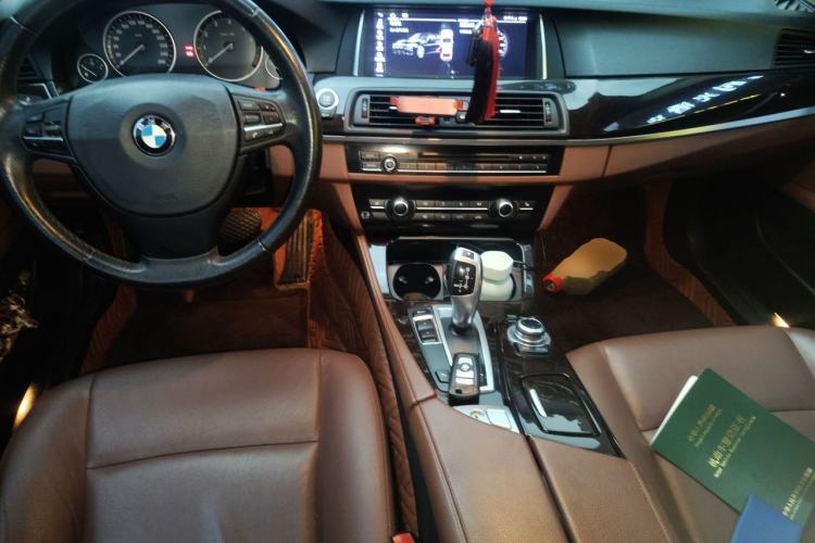 Used BMW 5 Series 2014 525Li Leading Model Center Console