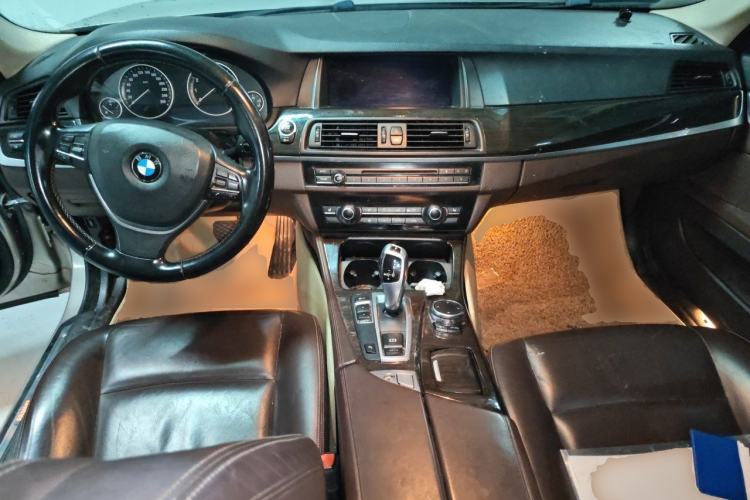 Used BMW 5 Series 2014 525Li Luxury Design Package Center Console