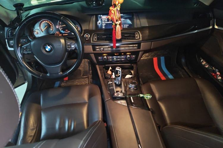 Used BMW 5 Series 2014 525Li Luxury Design Package Center Console
