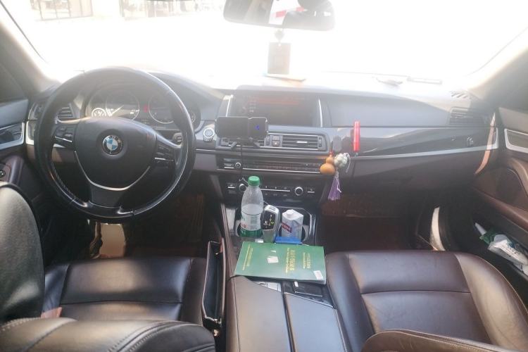 Used BMW 5 Series 2014 525Li Luxury Design Package Center Console