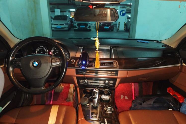 Used BMW 5 Series 2014 525Li Luxury Design Package Center Console
