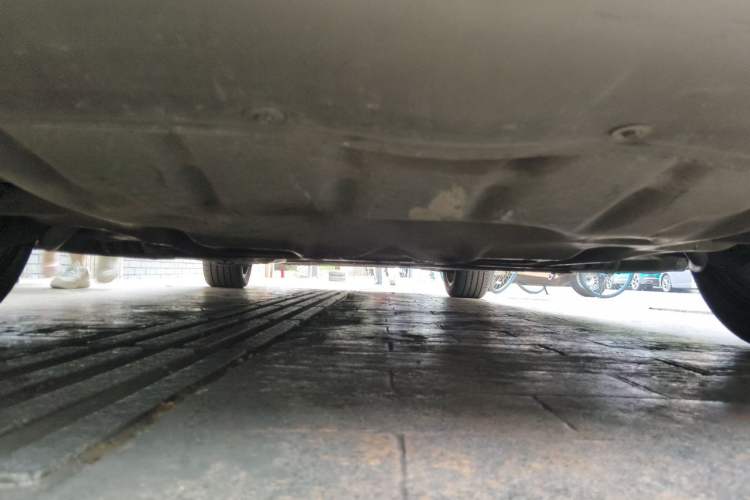 Used BMW 5 Series 2014 525Li Luxury Design Package Chassis Front