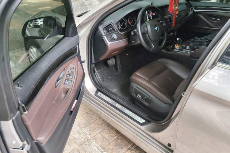 Used BMW 5 Series 2014 525Li Luxury Design Package Driver Seat