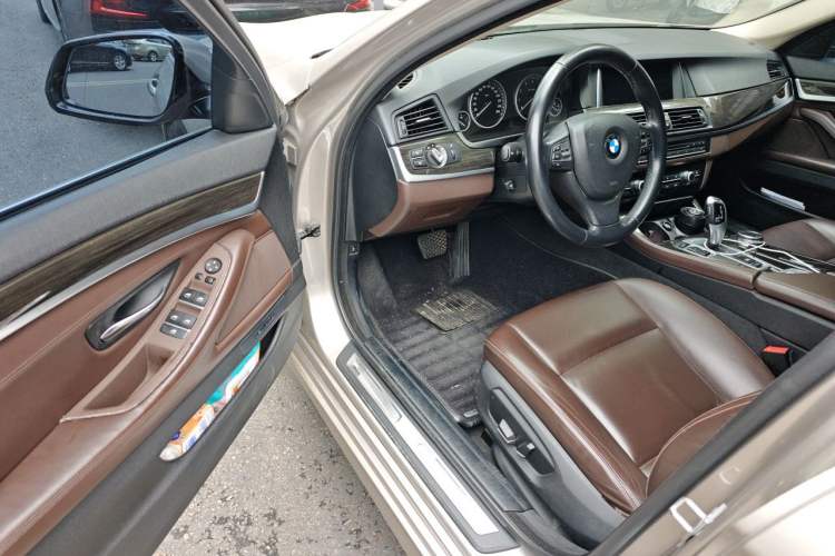 Used BMW 5 Series 2014 525Li Luxury Design Package Driver Seat