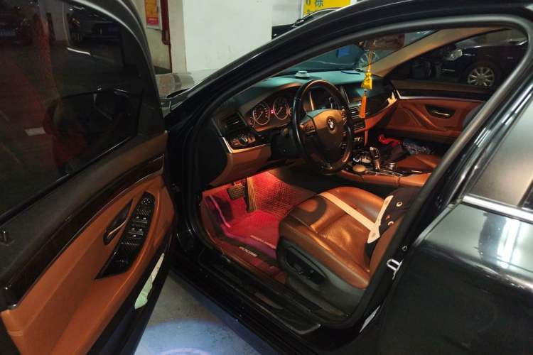 Used BMW 5 Series 2014 525Li Luxury Design Package Driver Seat