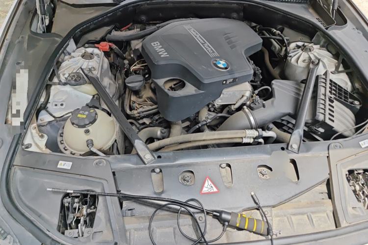 Used BMW 5 Series 2014 520Li Elegant Model Engine Bay
