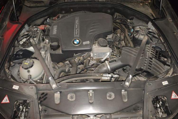 Used BMW 5 Series 2014 520i Elegant Edition Engine Bay