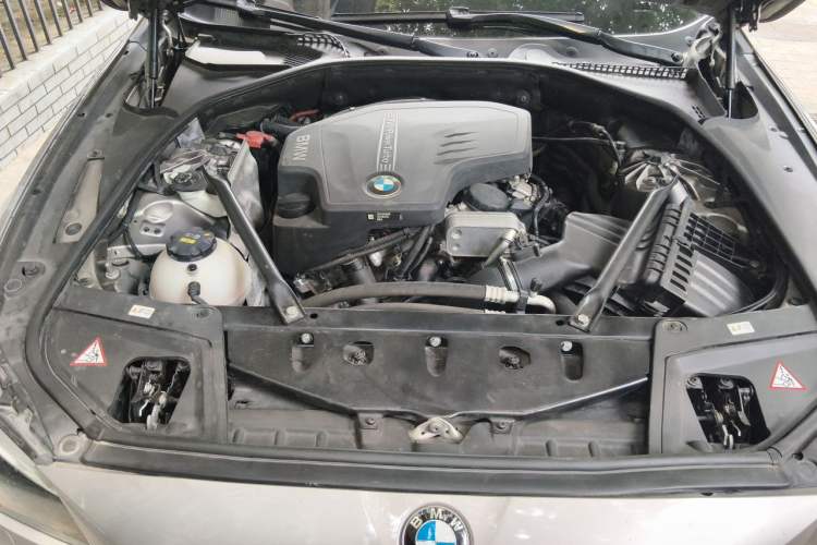 Used BMW 5 Series 2014 525Li Luxury Design Package Engine Bay
