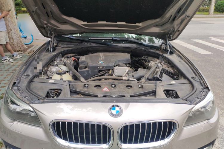 Used BMW 5 Series 2014 520Li Elegant Model Engine Bay
