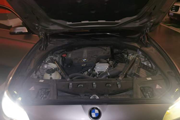 Used BMW 5 Series 2014 525Li Luxury Design Package Engine Bay