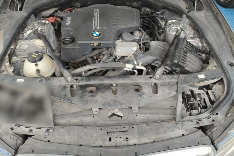 Used BMW 5 Series 2014 525Li Leading Model Engine Bay
