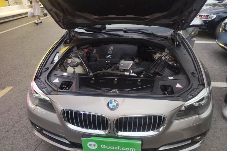 Used BMW 5 Series 2014 525Li Leading Model Engine Bay