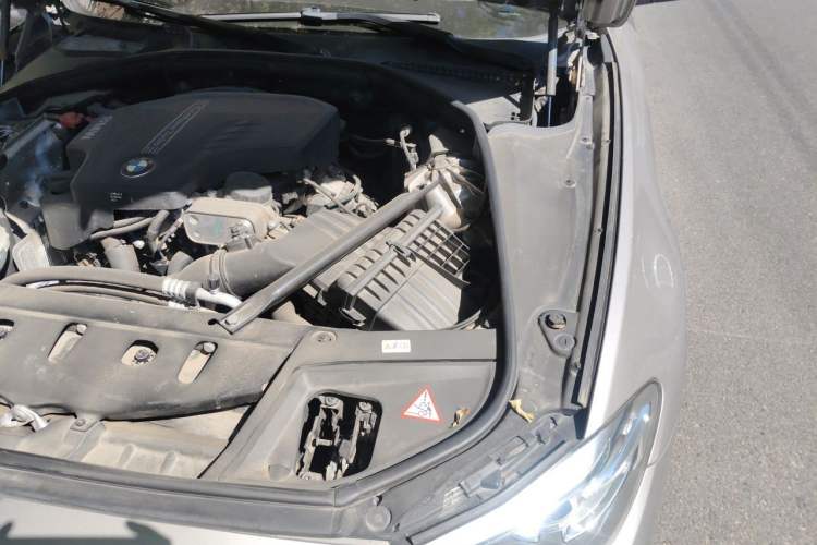 Used BMW 5 Series 2014 528Li Luxury Design Package Engine Bay Left