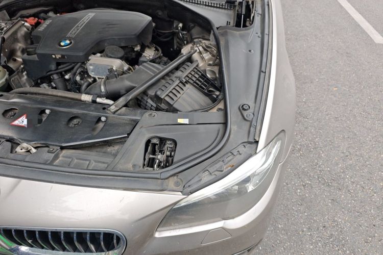 Used BMW 5 Series 2014 525Li Luxury Design Package Engine Bay Left
