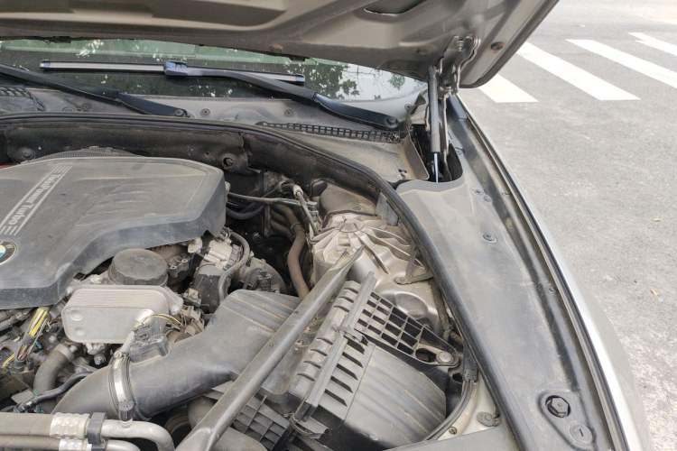 Used BMW 5 Series 2014 520Li Elegant Model Engine Bay Left