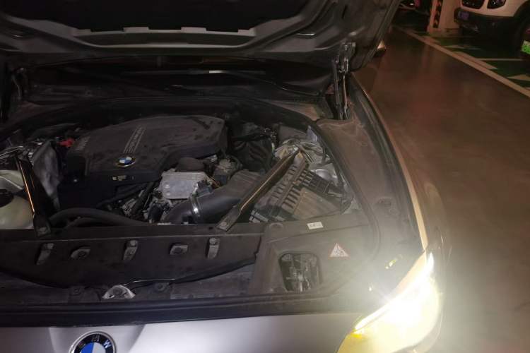 Used BMW 5 Series 2014 525Li Luxury Design Package Engine Bay Left