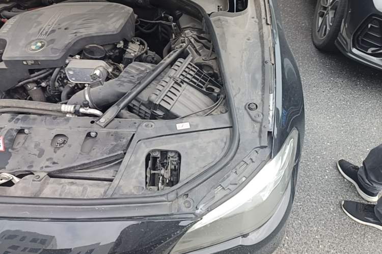 Used BMW 5 Series 2014 520Li Elegant Model Engine Bay Left