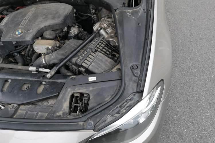 Used BMW 5 Series 2014 520Li Elegant Model Engine Bay Left