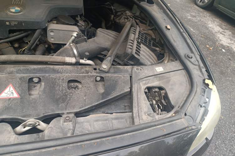 Used BMW 5 Series 2014 520Li Elegant Model Engine Bay Left