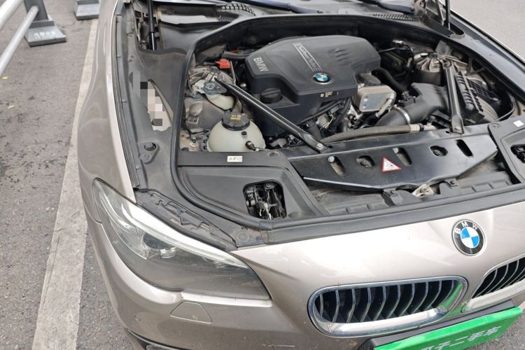 Used BMW 5 Series 2014 525Li Luxury Design Package Engine Bay Right