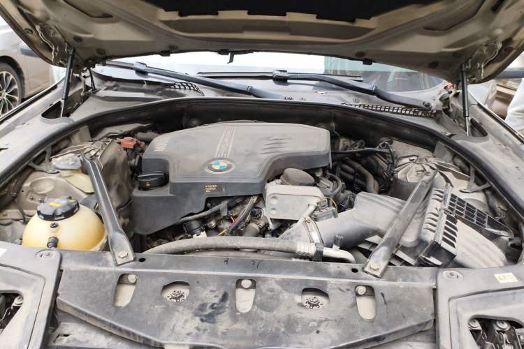 Used BMW 5 Series 2014 520Li Elegant Model Engine Bay Right
