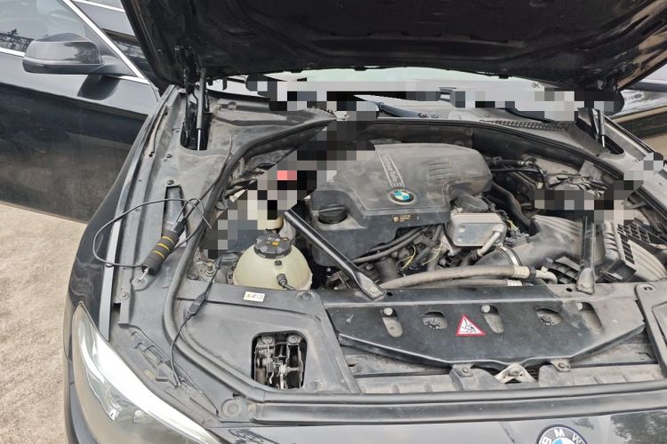 Used BMW 5 Series 2014 520Li Elegant Model Engine Bay Right