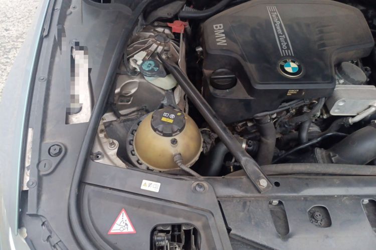 Used BMW 5 Series 2014 528Li Leading Model Engine Bay Right