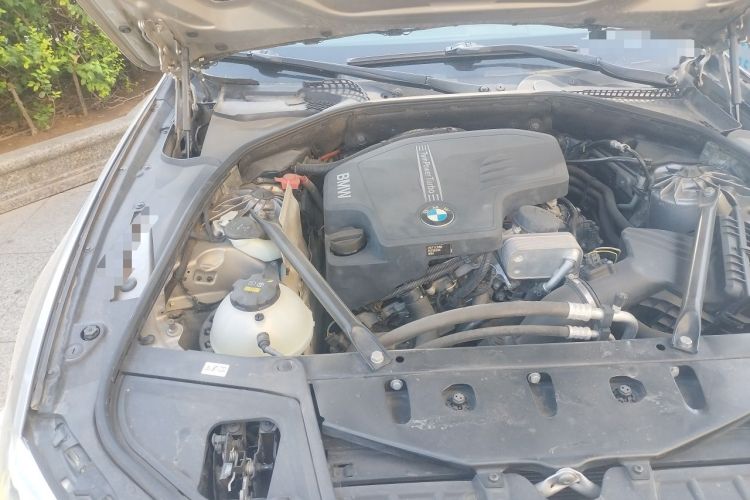 Used BMW 5 Series 2014 525Li Luxury Design Package Engine Bay Right