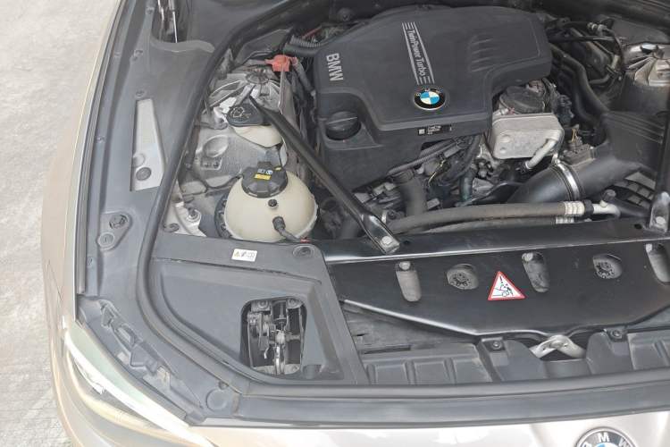 Used BMW 5 Series 2014 520Li Elegant Model Engine Bay Right