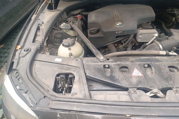 Used BMW 5 Series 2014 520Li Elegant Model Engine Bay Right