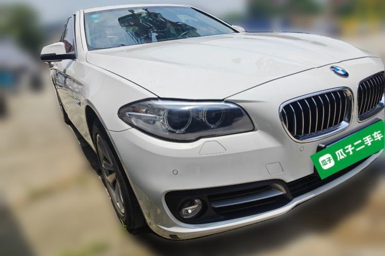 Used BMW 5 Series 2014 520Li Elegant Model Front Right 45 Deg