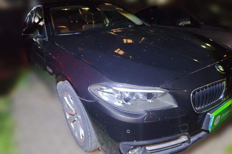 Used BMW 5 Series 2014 520i Elegant Edition Front Right 45 Deg