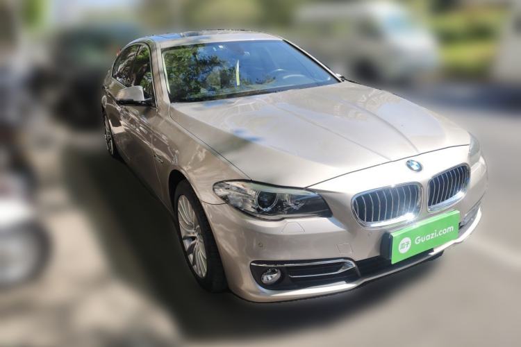 Used BMW 5 Series 2014 528Li Luxury Design Package Front Right 45 Deg