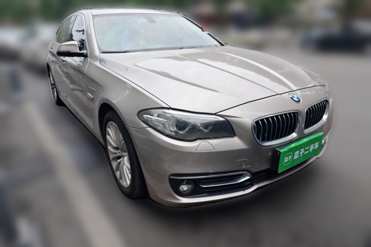 Used BMW 5 Series 2014 525Li Luxury Design Package Front Right 45 Deg
