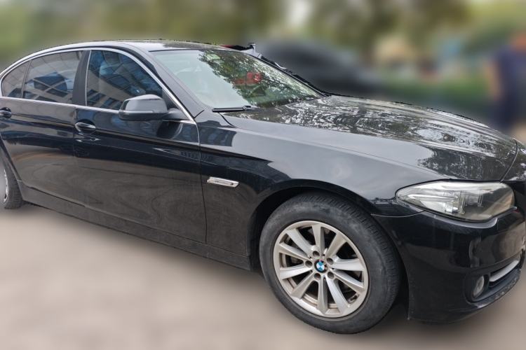 Used BMW 5 Series 2014 520Li Elegant Model Front Right 45 Deg