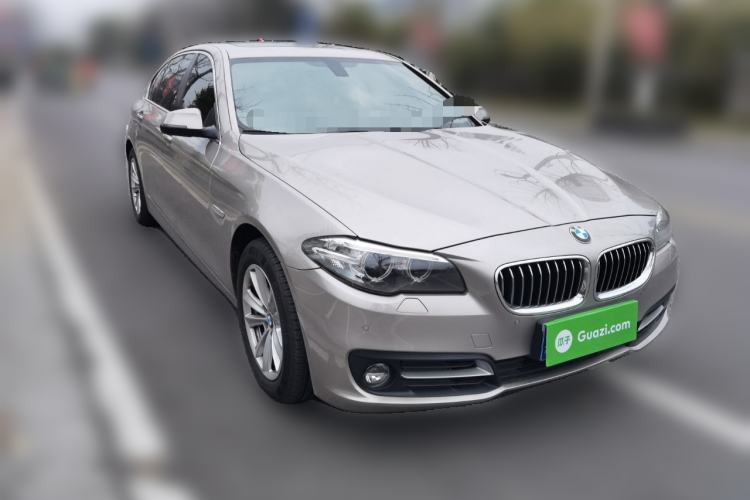 Used BMW 5 Series 2014 520Li Elegant Model Front Right 45 Deg