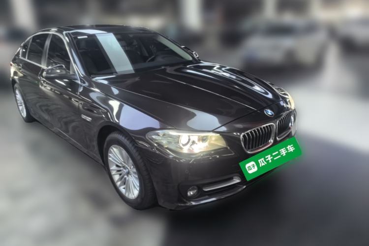 Used BMW 5 Series 2014 525Li Leading Model Front Right 45 Deg