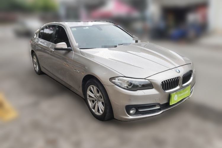 Used BMW 5 Series 2014 520Li Elegant Model Front Right 45 Deg