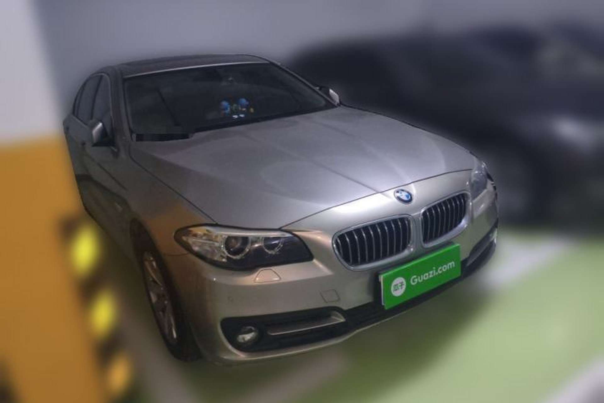 Used BMW 5 Series 2014 520Li Elegant Model Front Right 45 Deg