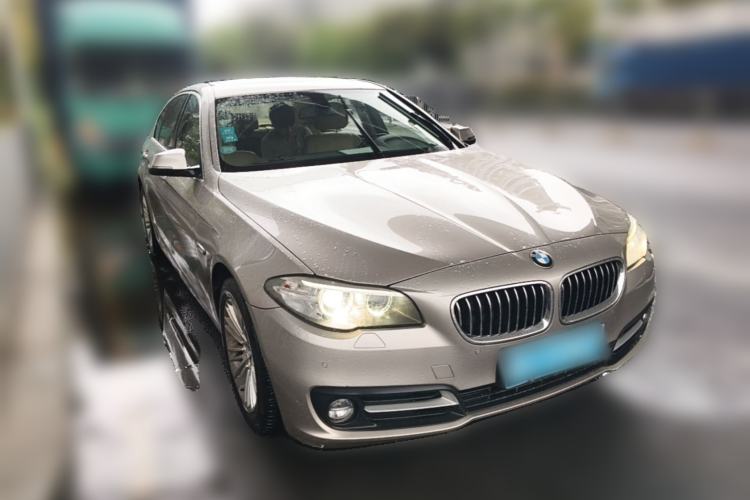 Used BMW 5 Series 2014 525Li Leading Model Front Right 45 Deg