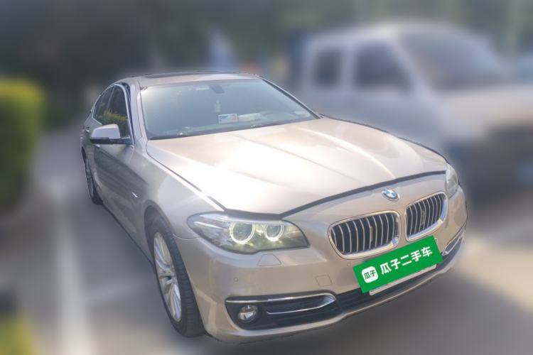 Used BMW 5 Series 2014 525Li Luxury Design Package Front Right 45 Deg