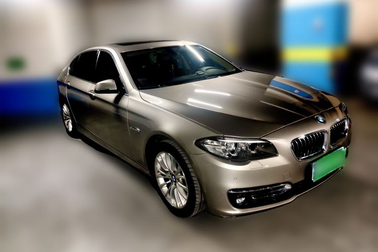 Used BMW 5 Series 2014 525Li Luxury Design Package Front Right 45 Deg