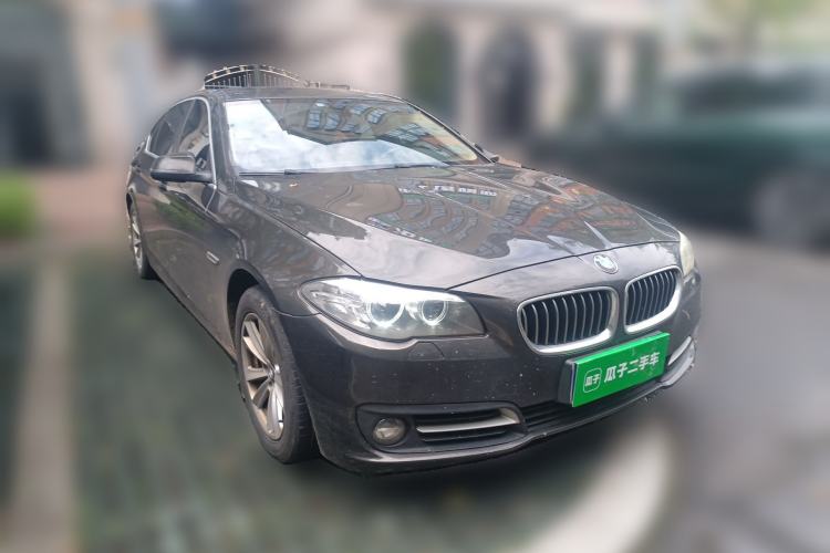 Used BMW 5 Series 2014 520Li Elegant Model Front Right 45 Deg
