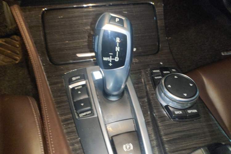 Used BMW 5 Series 2014 525Li Luxury Design Package Gear Lever