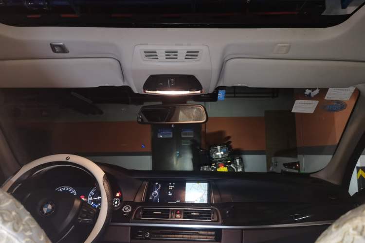 Used BMW 5 Series 2014 525Li Luxury Design Package Headliner