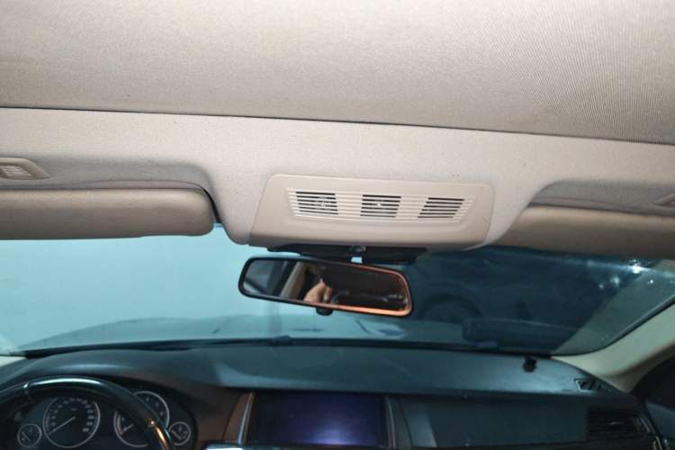 Used BMW 5 Series 2014 525Li Luxury Design Package Headliner